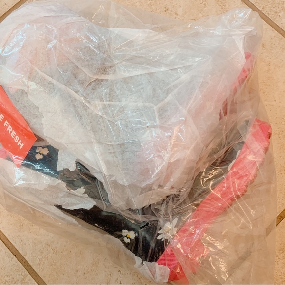 Joe Fresh Floral print buckle rain boot - kid - Picture 2 of 4